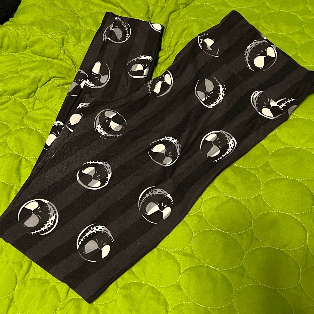 EUC jack skellington LuLaRoe striped leggings tall & curvy